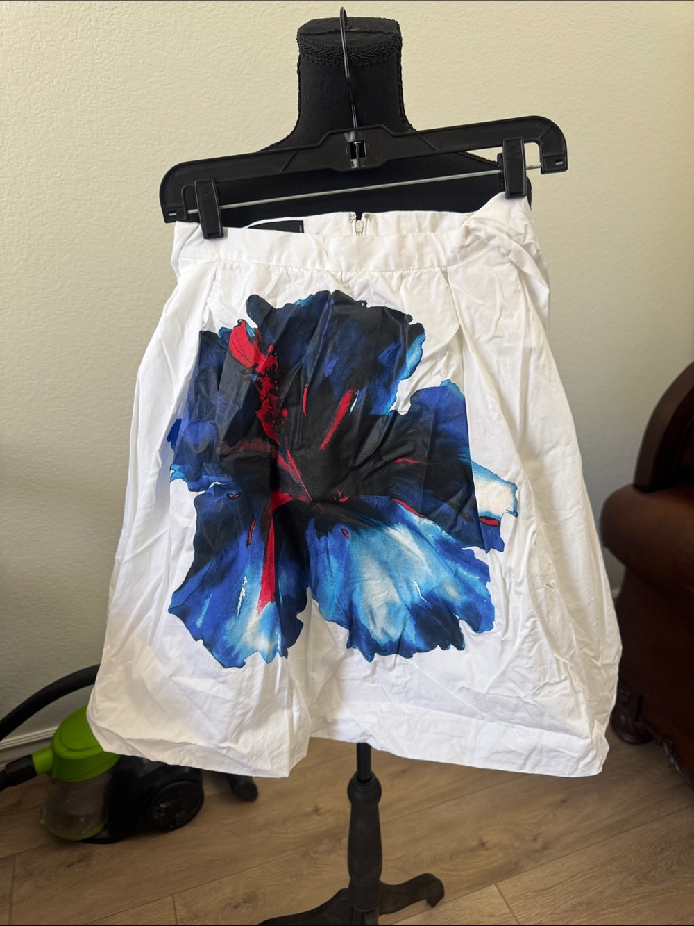 DSQUARED White Men's Shorts with Blue and Red Floral Print